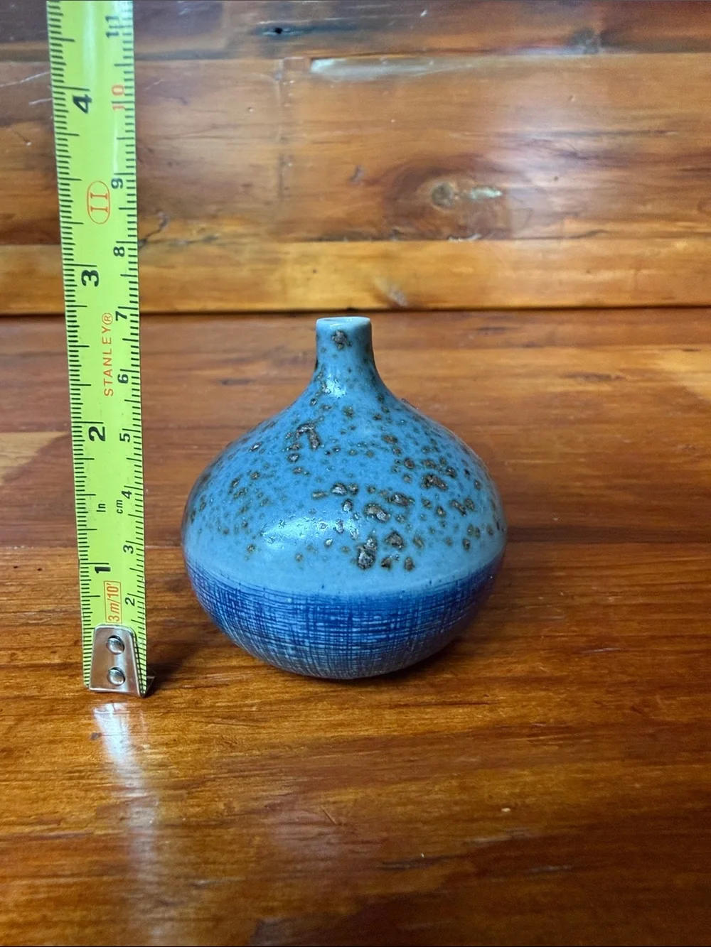 N/A small rounded
